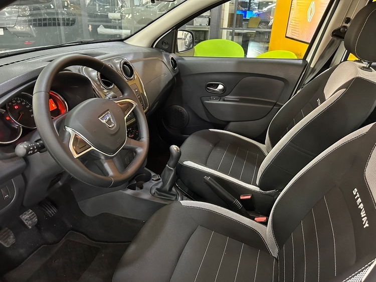 Dacia Sandero Stepway Essential foto 11